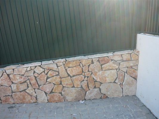 Muros e Restauros em Pedra