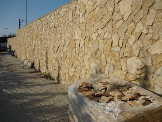 Muros e Restauros em Pedra